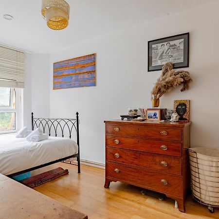 Characterful 1 Bedroom Flat Close To Dlr Londres Exterior foto