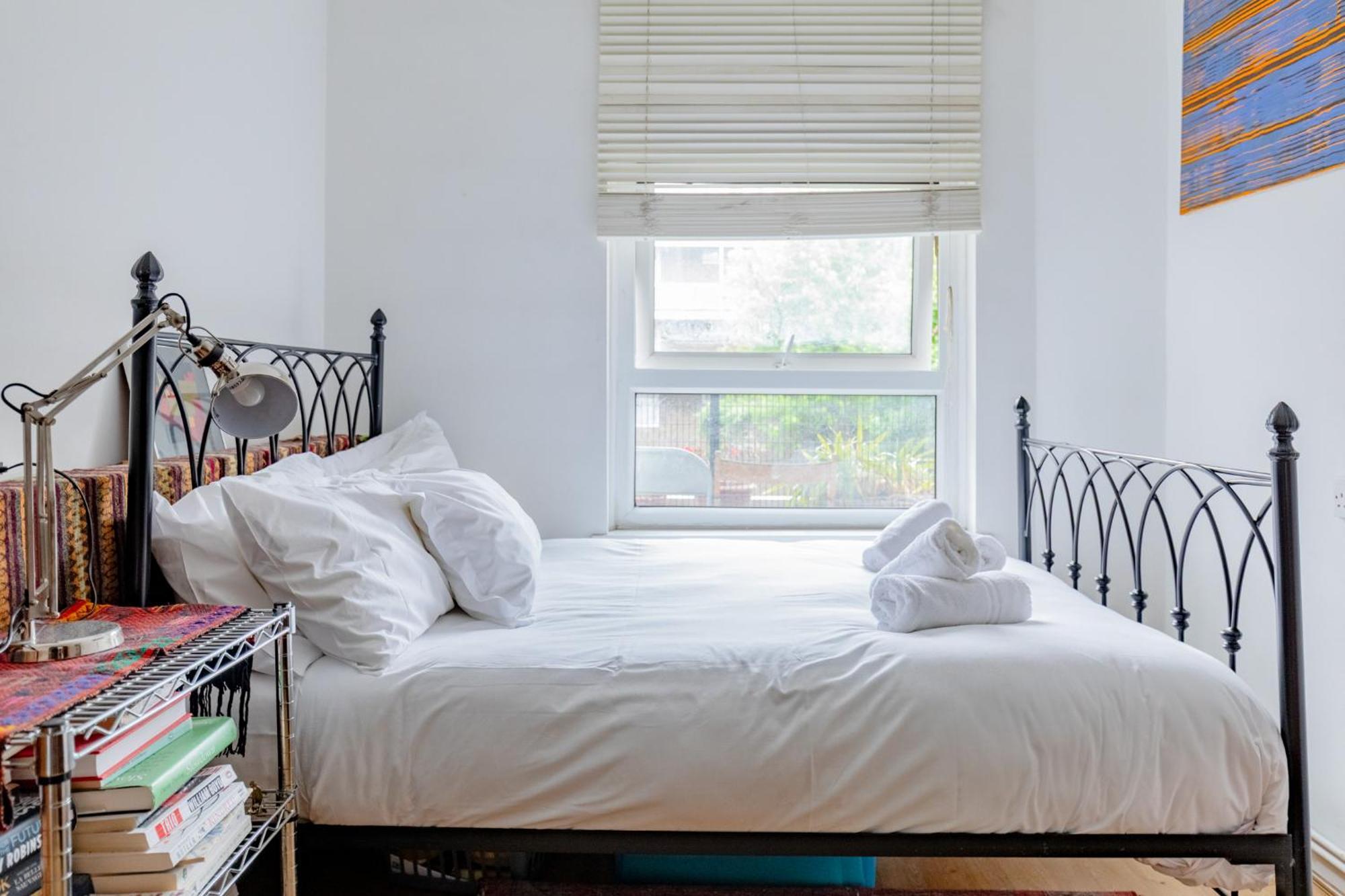 Characterful 1 Bedroom Flat Close To Dlr Londres Exterior foto